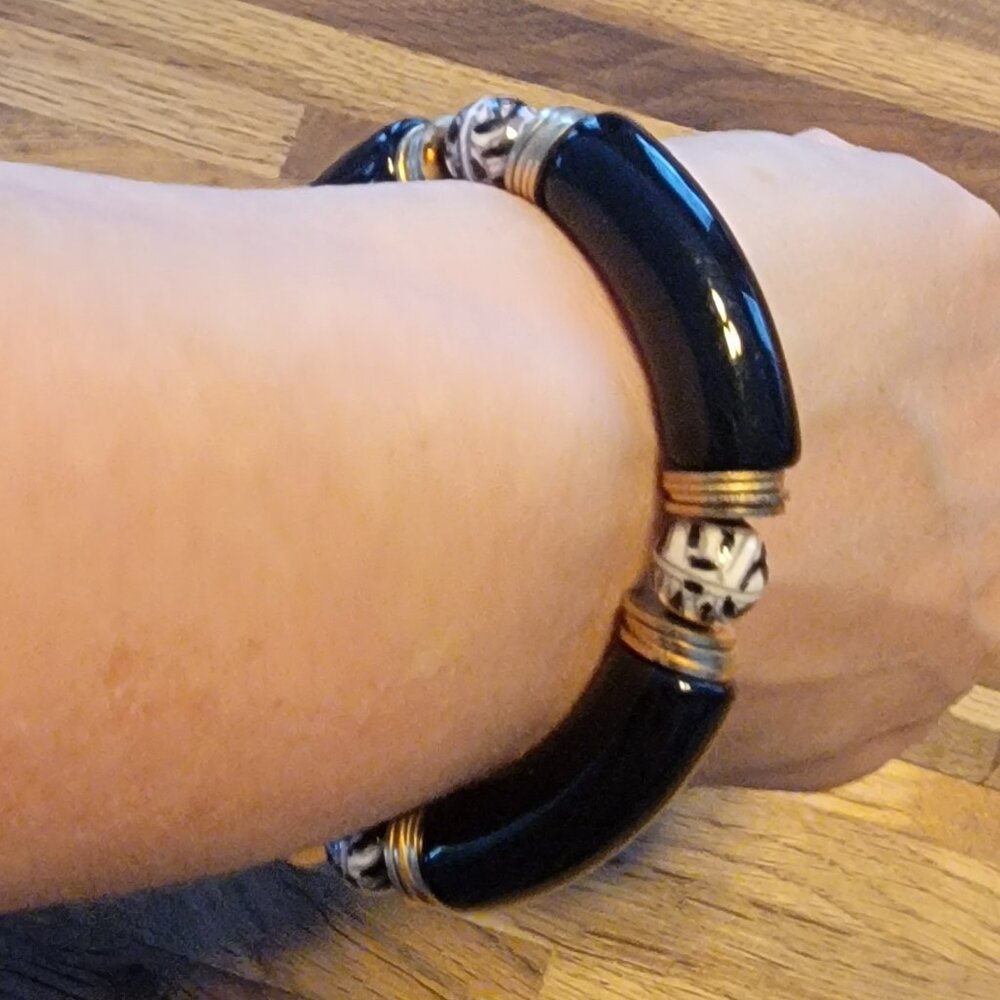 Meghan Browne Style GALA GB Black/Gold/White Chunky Stretch Resin Bead B… - Picture 4 of 12